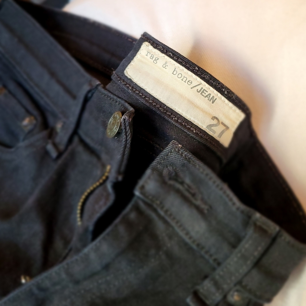 ❤️Rag and Bone denim. Black. 27